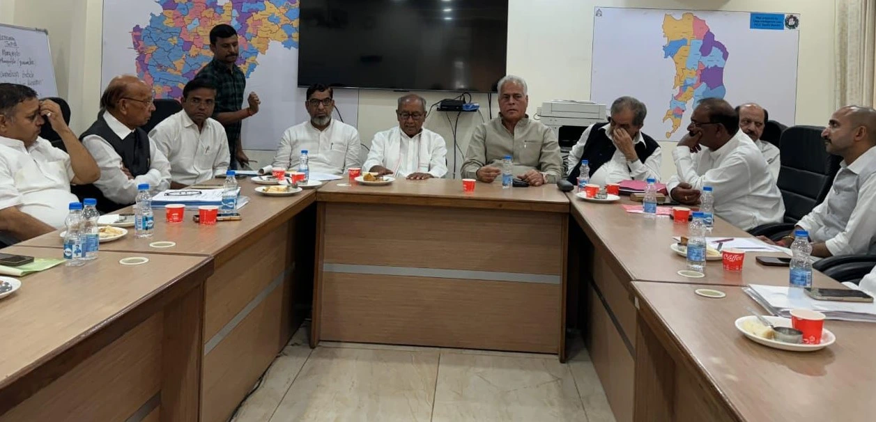 हार के कारणों पर कांग्रेस का मंथन, दावा : हेराफेरी, धन-बल और सरकारी तंत्र की मदद से जीती भाजपा